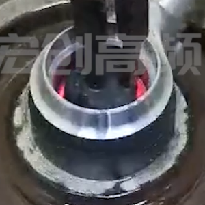 感應(yīng)淬火設(shè)備在對(duì)鋼鐵件進(jìn)行淬火回火的過(guò)程中，需要注意哪些方面？